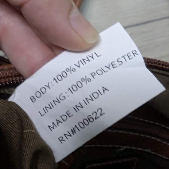 B. O. C faux leather brown tan crossbody bag many pockets - Picture 6 of 7